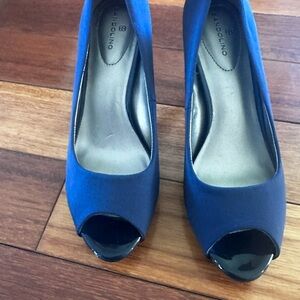Bandolino Blue Peep Toe Heels
